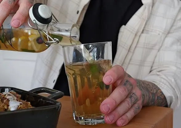 Spring iced tea with an Easter surprise