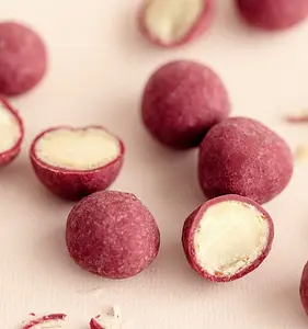 Galaxy Confection Eclipse Macadamias mit Himbeer-Hibiskus, 110 g